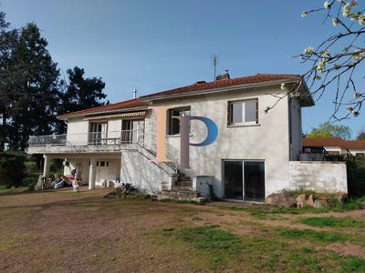/international/fr/vougy-pays-de-la-loire-310098875836/