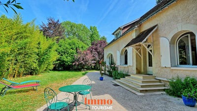 /international/fr/amboise-centre-val-de-loire-310108596345/