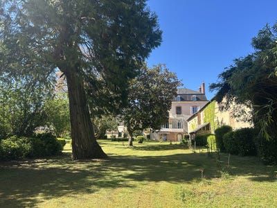 /international/fr/aubigny-sur-nere-centre-val-de-loire-310108133575/