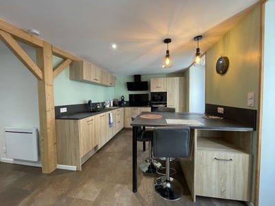 /international/fr/vic-sur-cere-auvergne-310107559227/