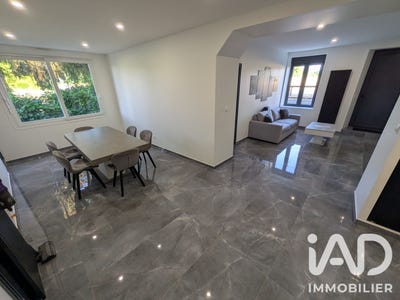 /international/fr/la-chapelle-sur-loire-centre-val-de-loire-310109170196/