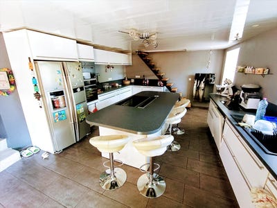 /international/fr/labastide-sur-besorgues-rhone-310110262897/
