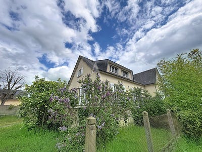 /international/fr/briollay-pays-de-la-loire-310107492357/