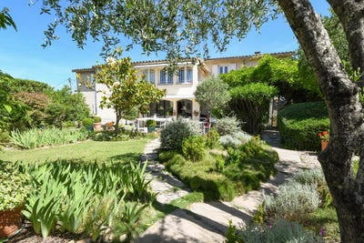 /international/fr/uzes-aquitaine-310098924190/