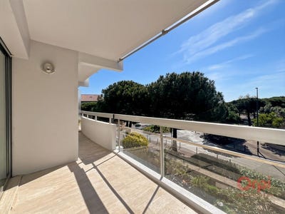 /international/fr/frejus-provence-alpes-cote-d-azur-310108602693/