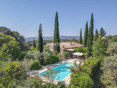 /international/fr/lorgues-provence-alpes-cote-d-azur-310108623978/