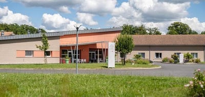 /international/fr/lathus-saint-remy-charente-310102992135/
