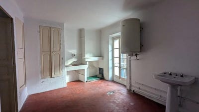 /international/fr/entrecasteaux-provence-alpes-cote-d-azur-120096007085/