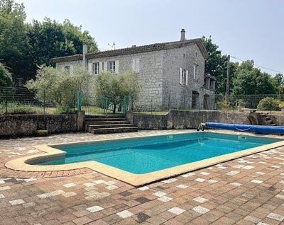 /international/fr/balazuc-rhone-310101494712/?lang=en