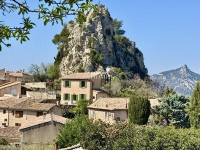 /international/fr/la-roque-alric-provence-alpes-cote-d-azur-310099573564/