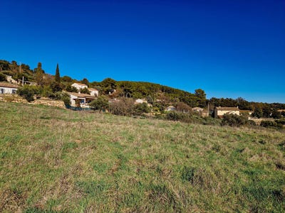 /international/fr/lorgues-provence-alpes-cote-d-azur-310098742675/