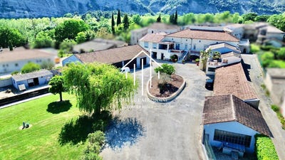 /international/fr/vallon-pont-d-arc-rhone-310107623441/