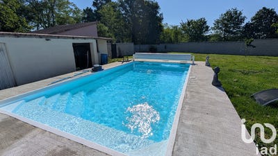 /international/fr/saint-aubin-de-blaye-aquitaine-310099679682/