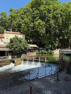 /international/fr/fontaine-de-vaucluse-provence-alpes-cote-d-azur-310107562286/