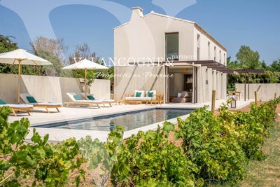 /international/fr/eygalieres-provence-alpes-cote-d-azur-310119699170/