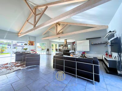 /international/fr/roanne-rhone-310105378372/