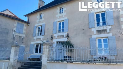 /international/fr/chateau-garnier-charente-310106742418/