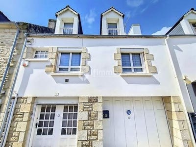 /international/fr/rue-de-la-presqu-ile-plonevez-porzay-brittany-310100460339/
