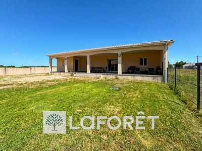 /international/fr/gemozac-charente-310109329645/