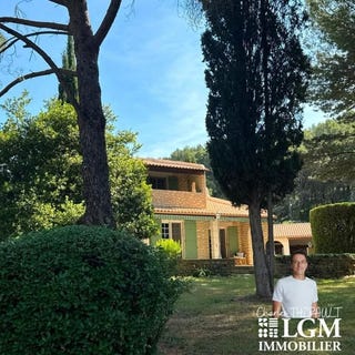 /international/fr/beaucaire-languedoc-roussillon-310107565807/