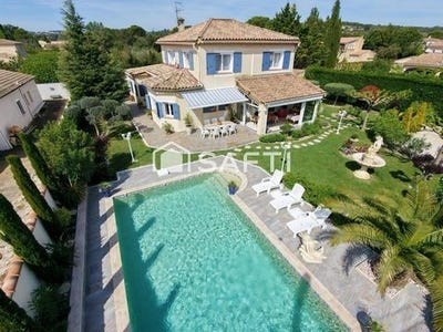 /international/fr/rochefort-du-gard-languedoc-roussillon-310107446919/