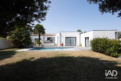 /international/fr/nieul-sur-mer-charente-310106857906/
