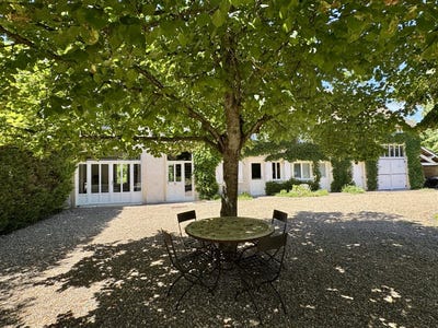 /international/fr/beaune-burgundy-310106263747/
