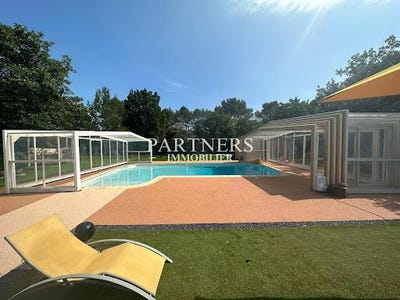 /international/fr/saint-maximin-la-sainte-baume-provence-alpes-cote-d-azur-310099423435/