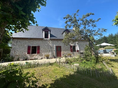 /international/fr/saint-exupery-les-roches-limousin-310108525834/?lang=it