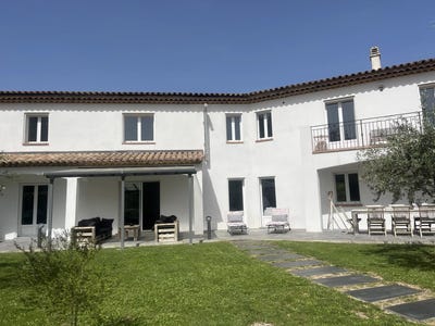 /international/fr/salernes-hh-15787037-salernes-provence-alpes-cote-d-azur-310100956606/