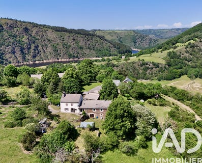 /international/fr/maurines-auvergne-310105380881/
