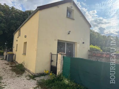 /international/fr/joigny-burgundy-310101471986/