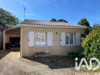 /international/fr/la-rochefoucauld-charente-310108892943/
