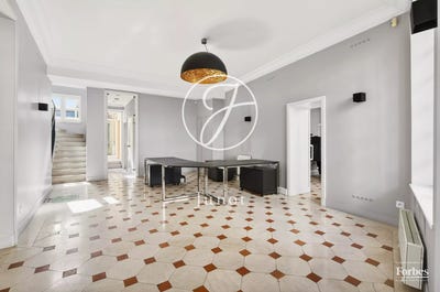 /international/fr/versailles-ile-de-france-310106834764/
