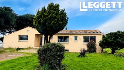 /international/fr/chateau-guibert-pays-de-la-loire-310104886797/