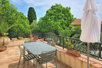 /international/fr/grimaud-provence-alpes-cote-d-azur-310107888176/
