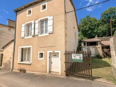 /international/fr/nanteuil-en-vallee-charente-310108758671/