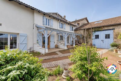 /international/fr/salles-arbuissonnas-en-beaujolais-rhone-310106295451/