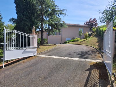 /international/fr/auch-midi-pyrenees-310107950165/