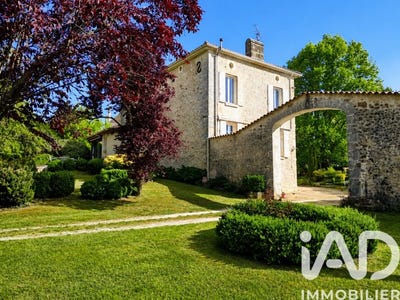 /international/fr/la-clotte-charente-310107672520/