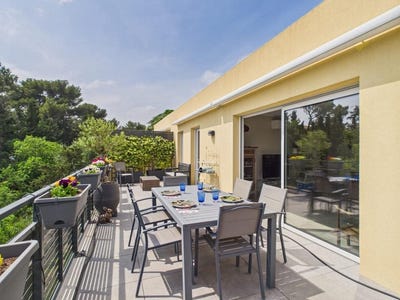 /international/fr/villeneuve-les-avignon-languedoc-roussillon-310108928447/
