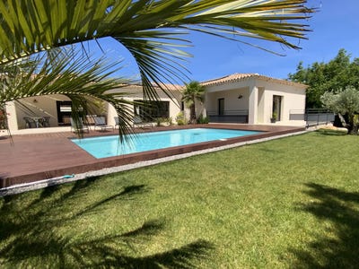 /international/fr/uzes-languedoc-roussillon-310100961029/?lang=zh-tw