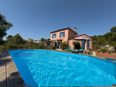/international/fr/nimes-languedoc-roussillon-310109146307/