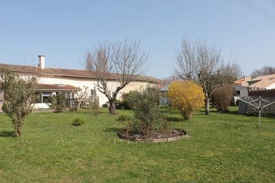 /international/fr/saint-dizant-du-gua-charente-310106222661/