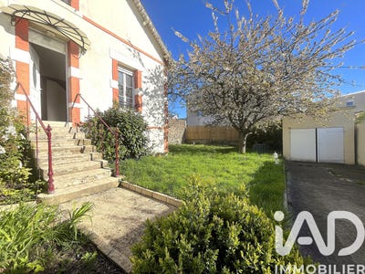 /international/fr/charleville-mezieres-ardennes-310105430625/
