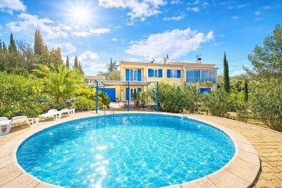/international/fr/lorgues-provence-alpes-cote-d-azur-310108405026/
