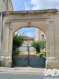 /international/fr/loudun-charente-310106424282/