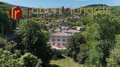 /international/fr/caunes-minervois-languedoc-roussillon-120088825025/
