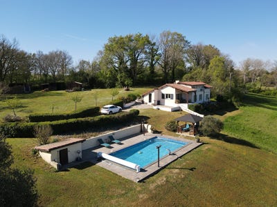 /international/fr/sainte-maure-de-peyriac-aquitaine-310107240032/