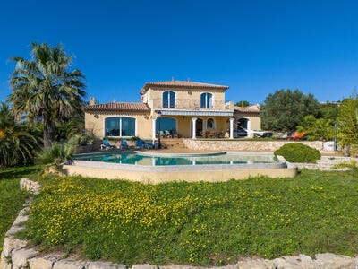 /international/fr/les-adrets-de-l-esterel-hh-15561169-les-adrets-de-l-esterel-provence-alpes-cote-d-azur-310100956382/?lang=fr